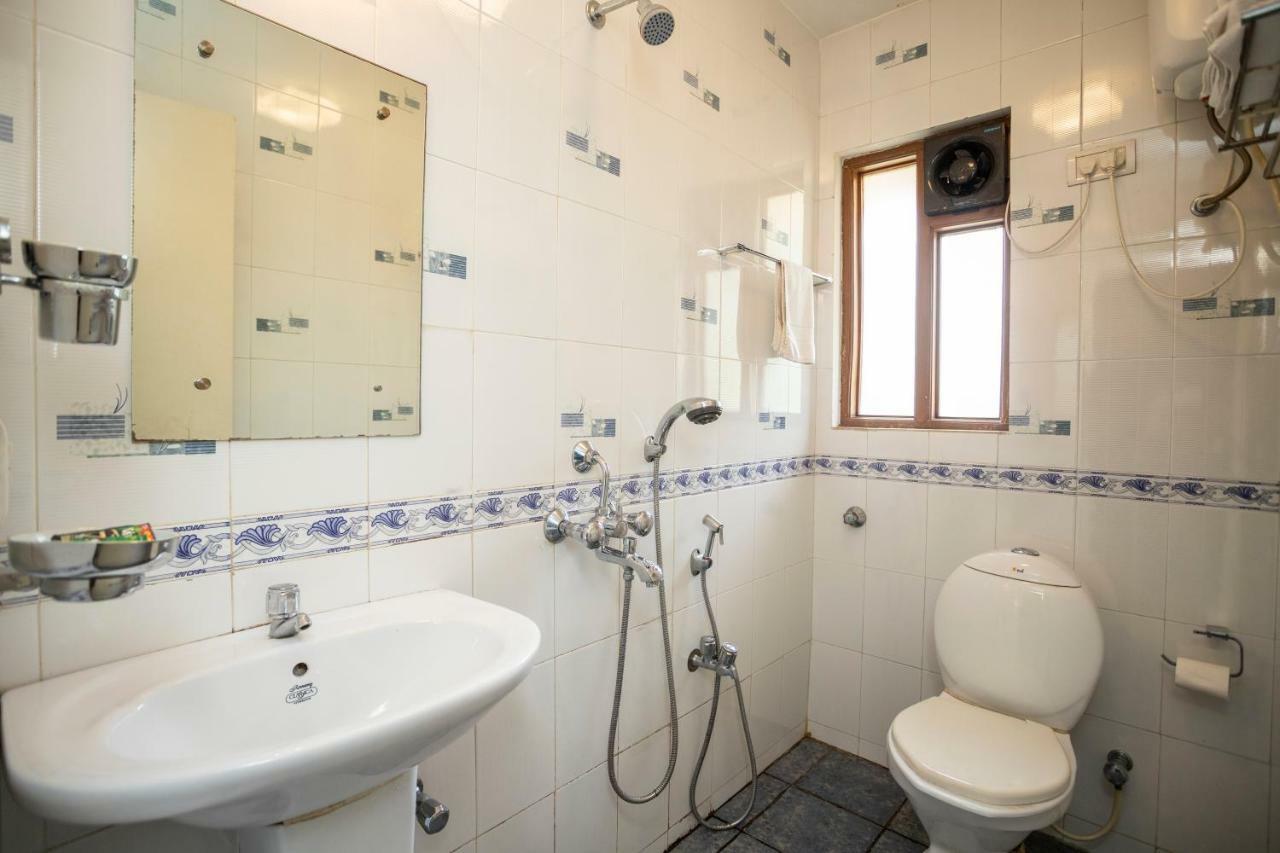 Coco Goa Hotell Arpora Exteriör bild